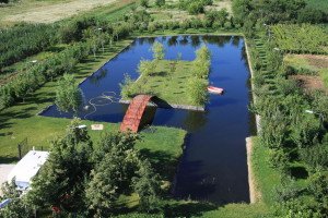 Curtea de 6200 mp a caminului de batrani Sky Angel